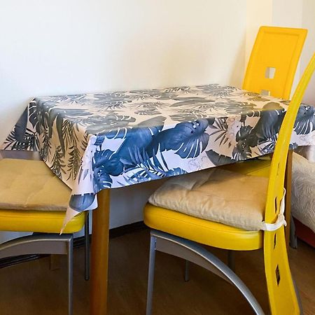 1 Bedroom Awesome Apartment In Ližnjan Εξωτερικό φωτογραφία